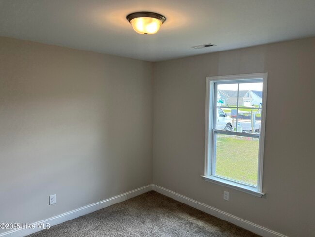 Building Photo - 2205 Rhinestone Dr