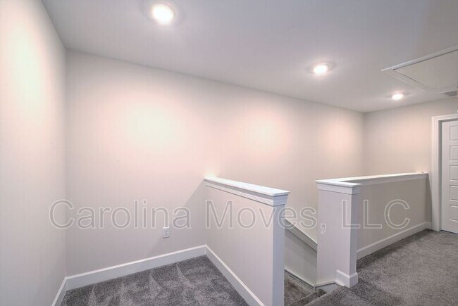 Building Photo - 26 Jaycee Ct