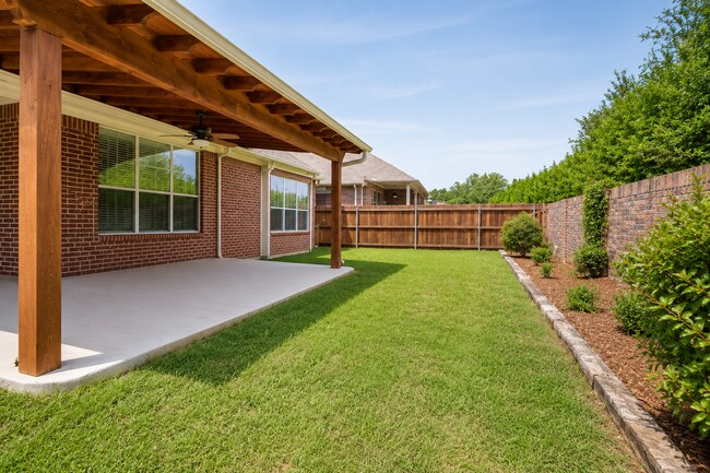 Building Photo - 15832 Coyote Hill Dr