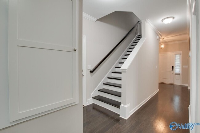 Building Photo - 15133 Lakeside Trail SW