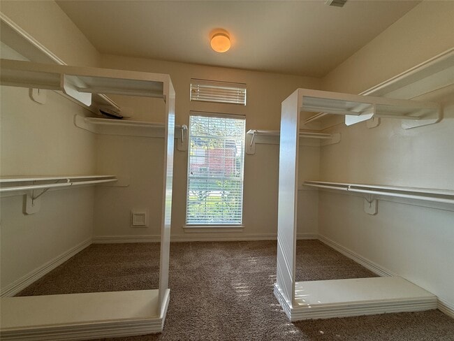 Building Photo - 2906 Castlerock Ct