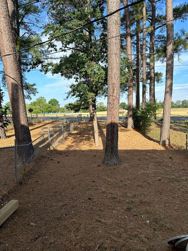 Building Photo - 302 Carroll Dr