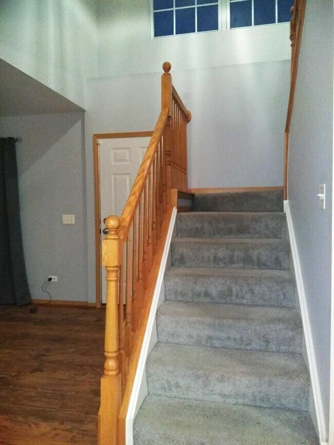 Building Photo - 2623 Discovery Dr