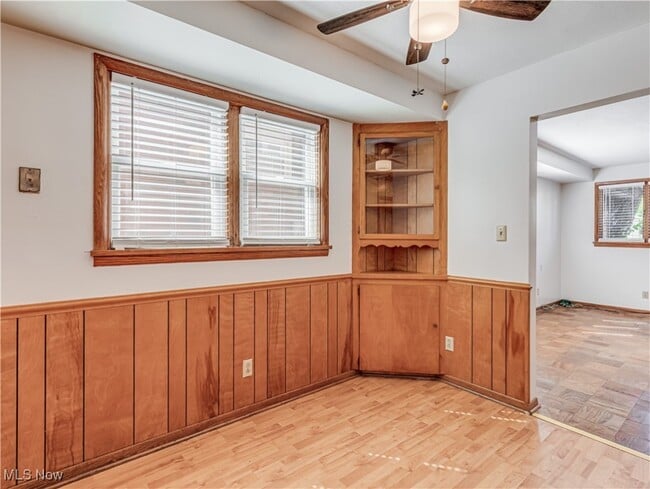 Building Photo - 1038 Saxon Ave