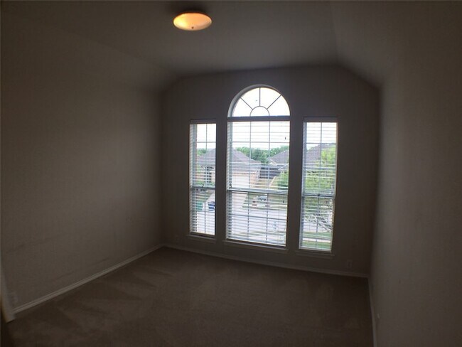 Building Photo - 2509 Nueces Cove