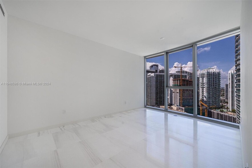 Building Photo - 300 Biscayne Boulevard Way