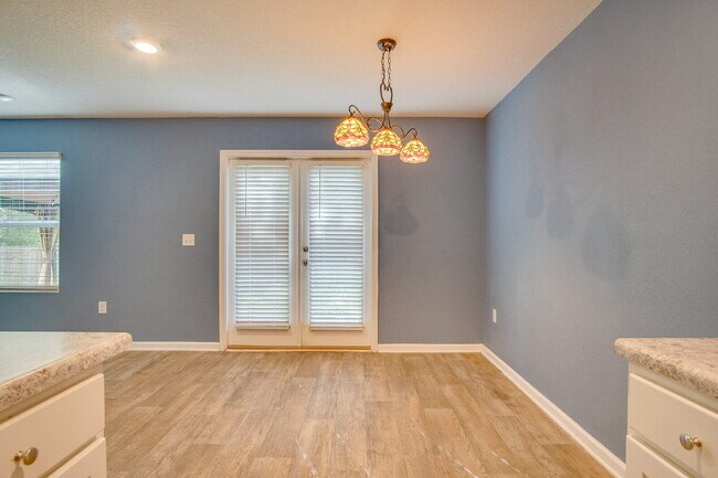 Building Photo - Season’s Savings! Spacious 5BR Near NAS – Military Half Deposit & $500 Off First Month!