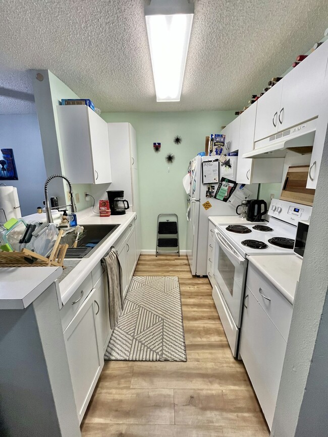 Building Photo - 95-510 Wikao Street