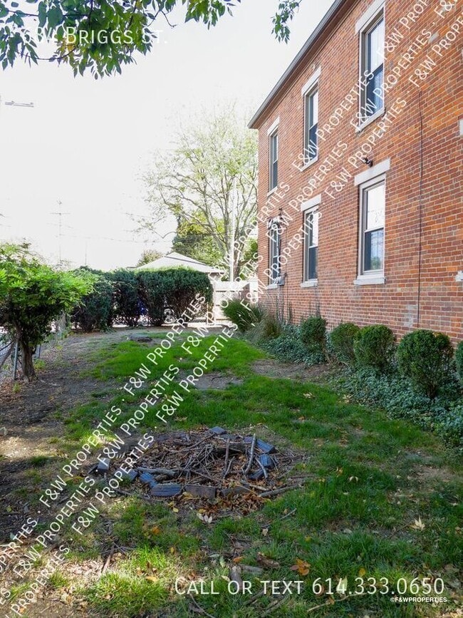 Building Photo - 684 Briggs St