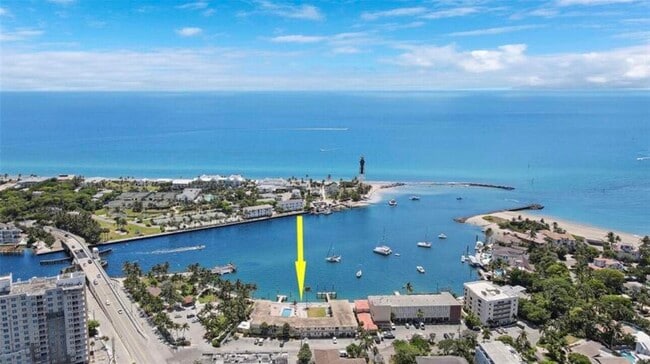 Building Photo - 2508 Bay Dr