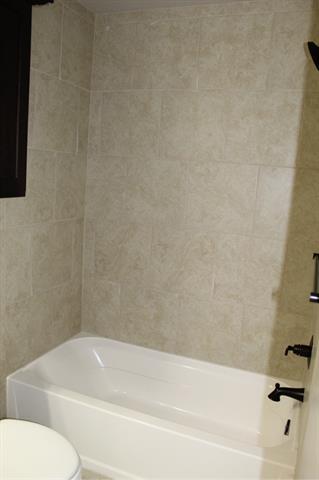 Building Photo - 208 W Lake Ave