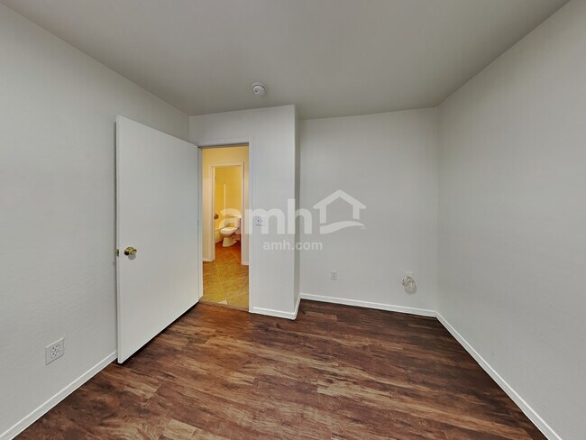 Building Photo - 15030 N 150th Ln