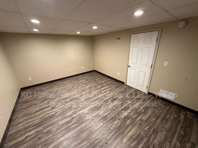 Building Photo - 124 N Garfield St