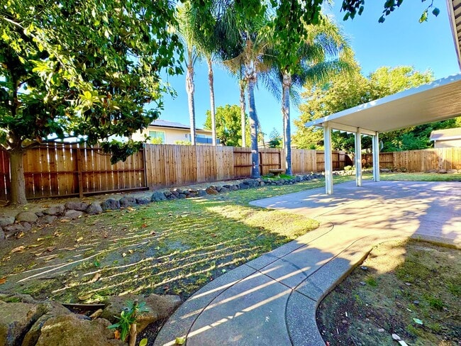 Building Photo - 1207 Silverton Way