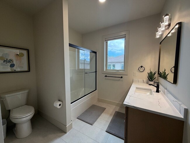 Building Photo - Now renting brand-new 3 bedroom, one study/Den, 2.5 bathroom House $3,650 unfurnished and $6,000 ...