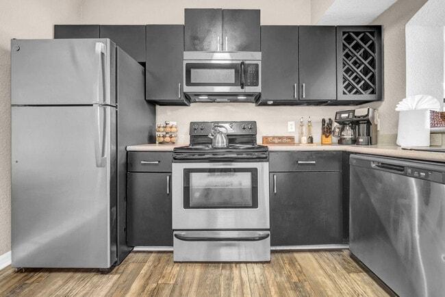 Building Photo - 7607 Southern Brook Bend