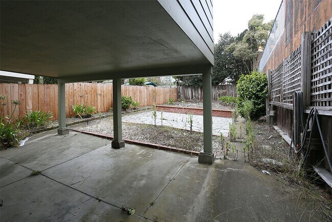 Building Photo - 1419 30th Ave