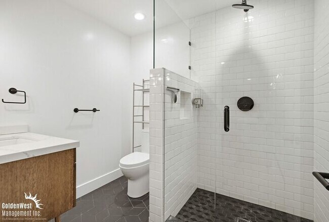 Building Photo - Stunningly Renovated 3Bdm 2Ba Home + Casita in Poway!