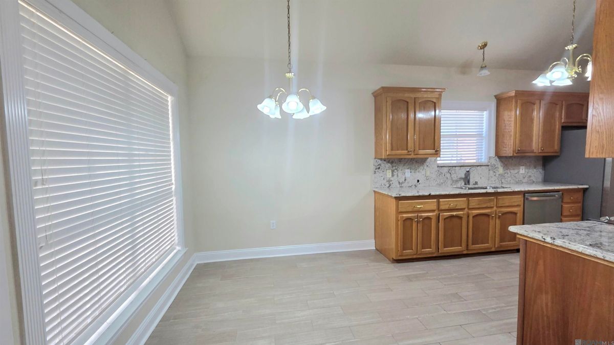 Building Photo - 282 Allan Dr