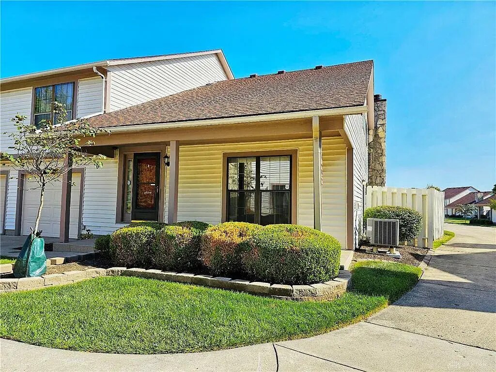 Building Photo - 1492 Sanzon Dr