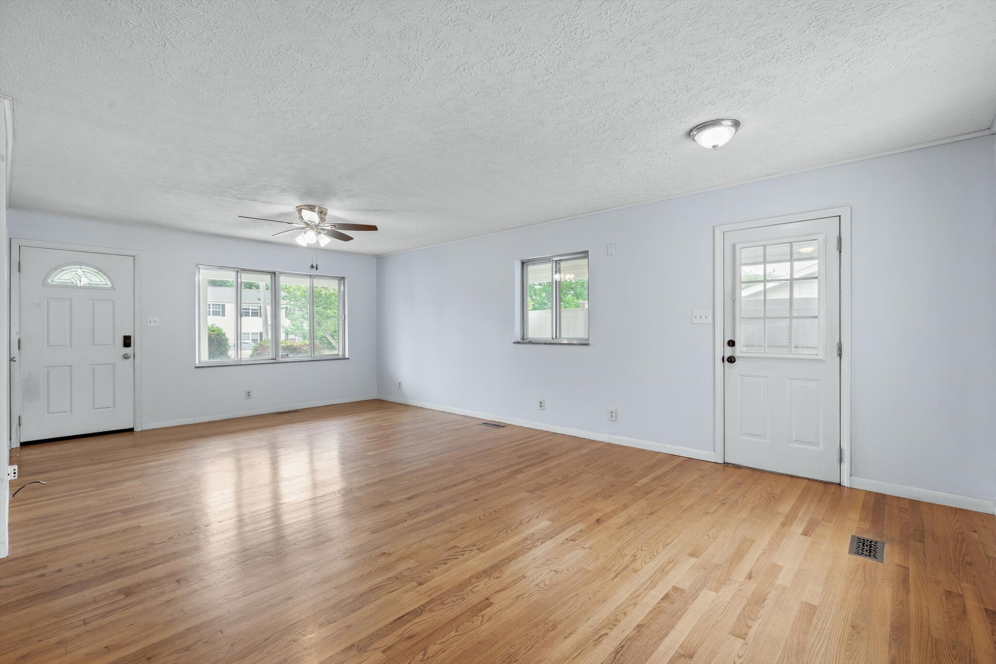 Living room - 1225 Ferd Hickey Rd