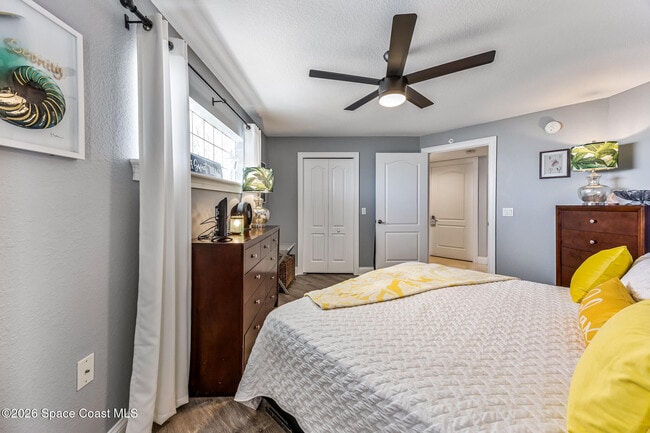 Building Photo - 121 Lancha Cir