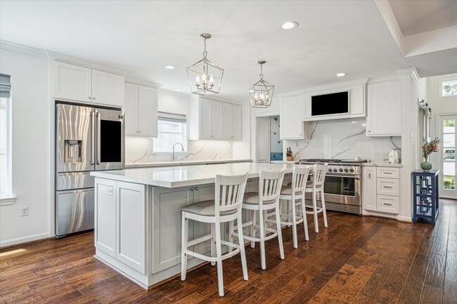 Building Photo - 6249 Olympia Dr