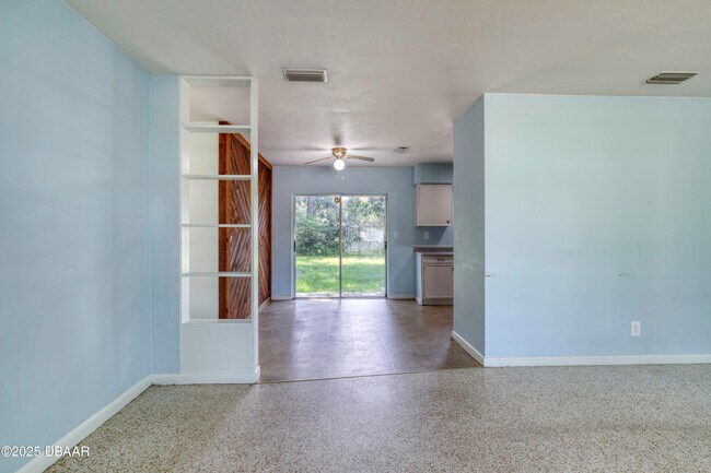 Building Photo - 1133 Bradenton Rd