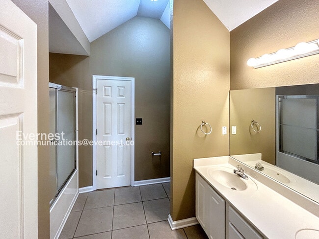 Building Photo - 323 Camden Cove Cir