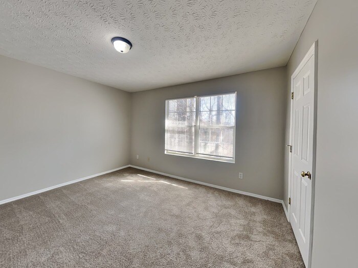 Building Photo - 2446 Kentwell Ln