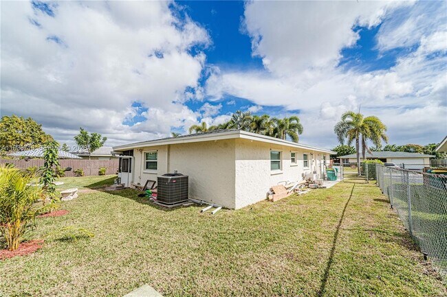 Building Photo - 8107 NW 74th Ave