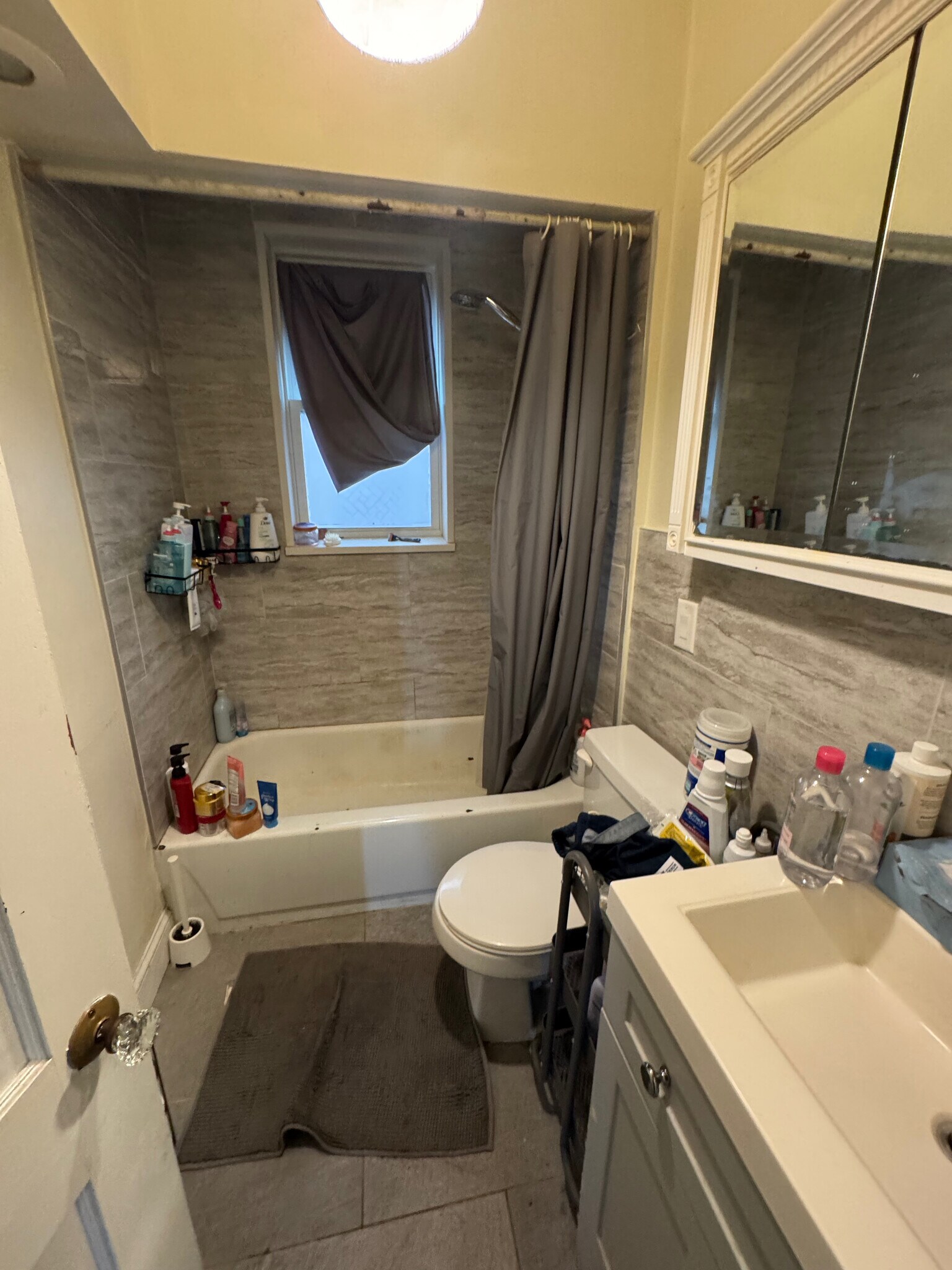 Building Photo - 53 Lawn St