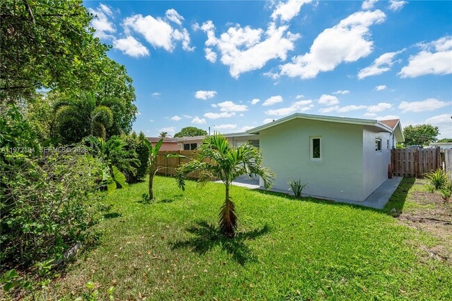 Building Photo - 2620 NW 83rd Ave