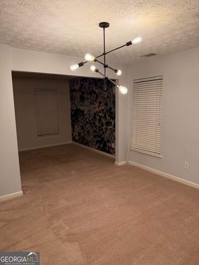 Building Photo - 1325 Gates Cir SE