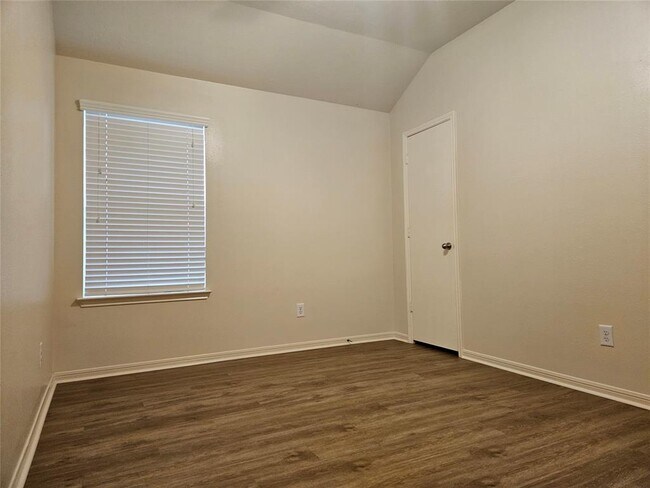 Building Photo - 9610 Sunflower Bluff Ln