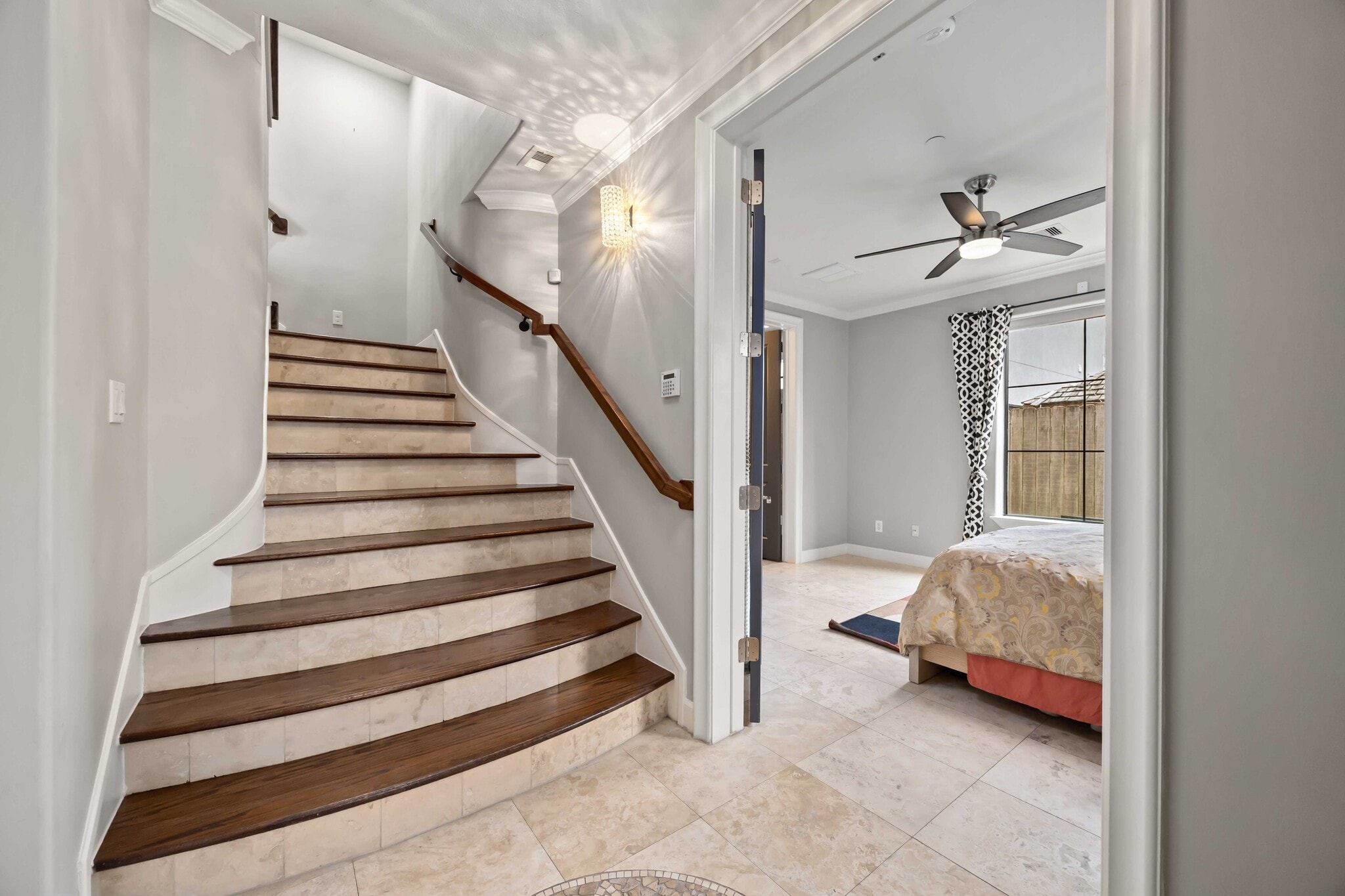 Entrance - 328 Bomar St