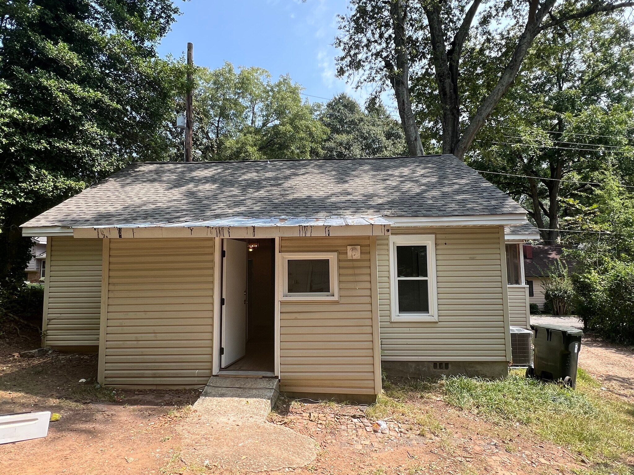 Building Photo - 18 Walnut St