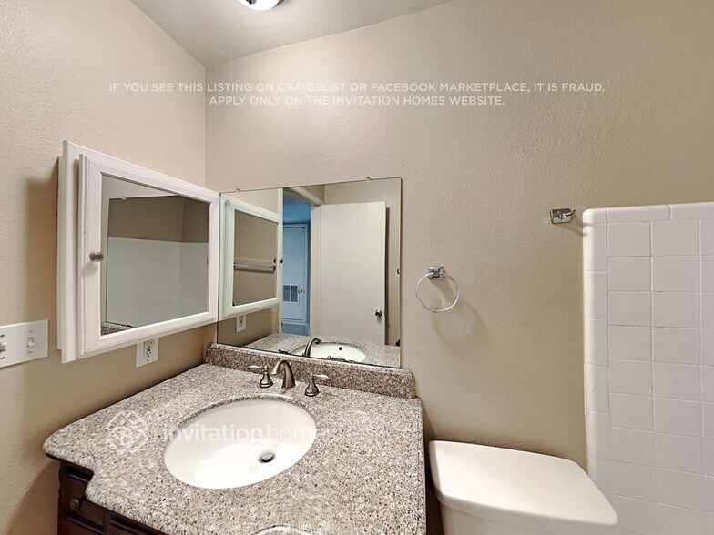 Building Photo - 4213 W Northview Ave