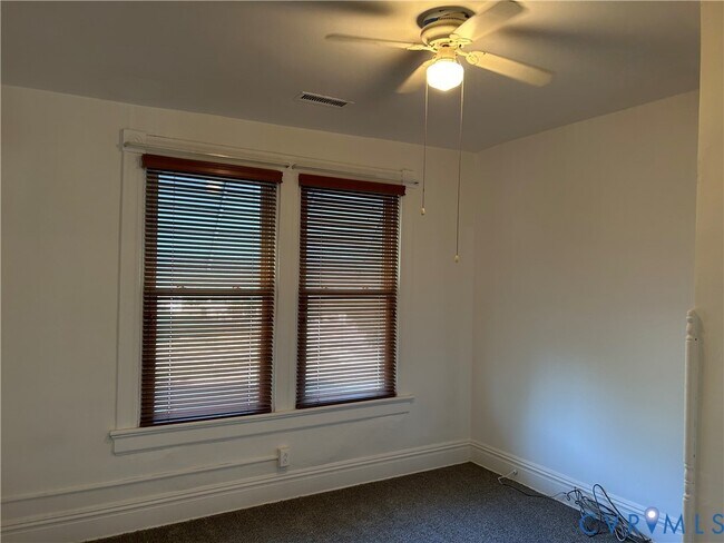 Building Photo - 3123 Carolina Ave