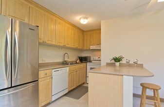 Building Photo - 3805 Kanaina Ave