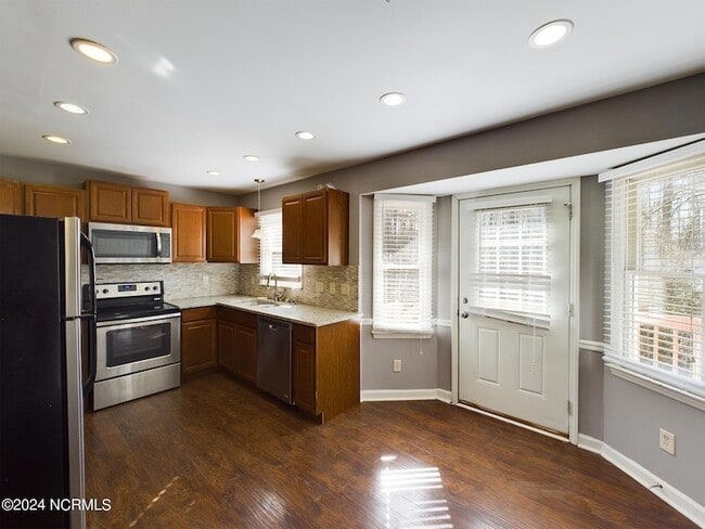 Building Photo - 3520 Casine Ct