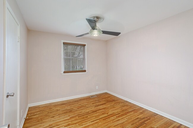 Building Photo - 121 Highland Dr