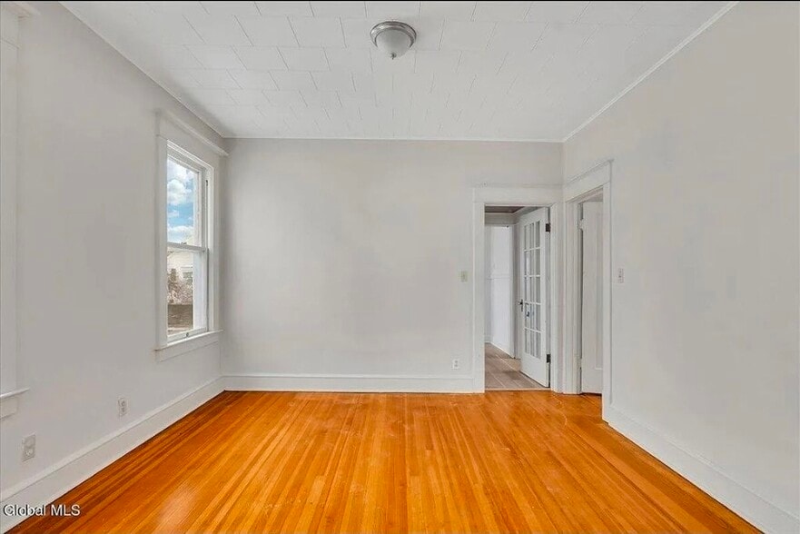 Building Photo - 6 W Erie St