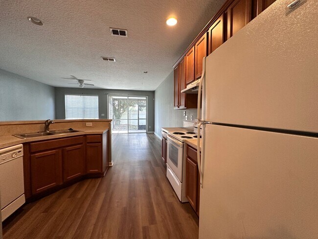 Building Photo - Oakleaf Plantation – Townhome – Briar Oaks