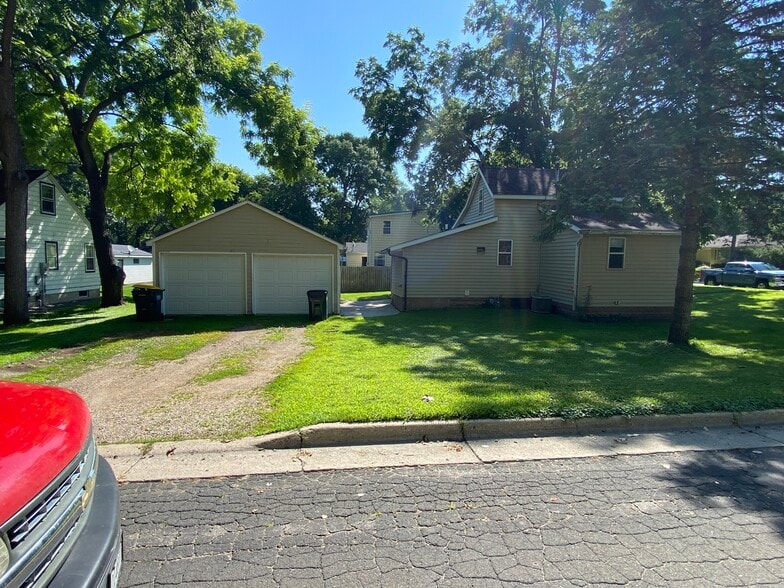 Primary Photo - 1520 Monongalia Ave SW