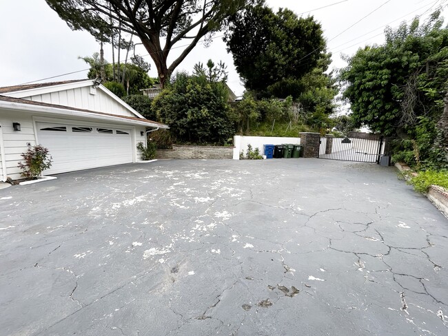 Building Photo - 4067 Cody Rd