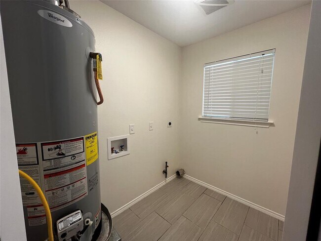 Building Photo - 5101 Meadow Creek Cove