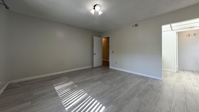 Building Photo - 148 Carmody St