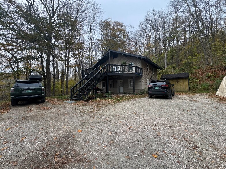 Primary Photo - 737 Barrows Towne Rd