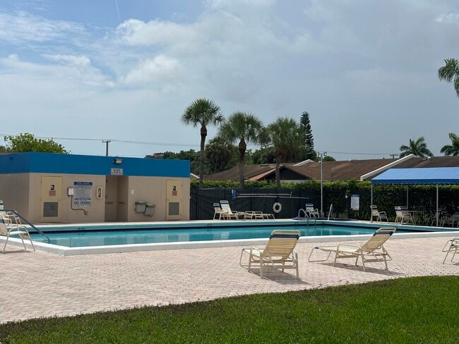 Building Photo - 15729 Bottlebrush Cir
